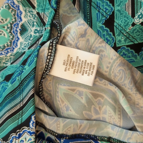 Women's Roz & Ali EUC top in a size large. - Picture 5 of 8